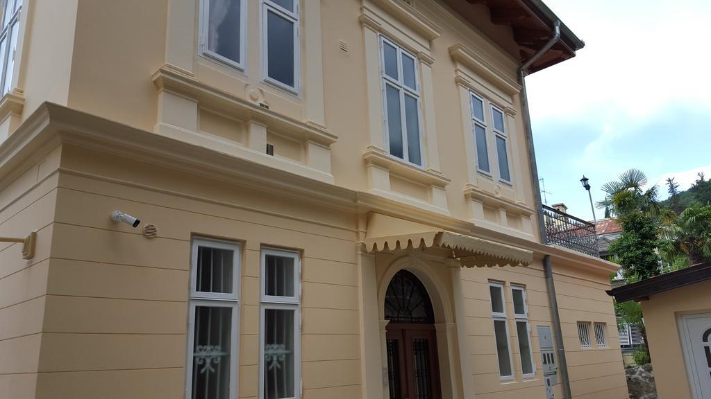 Apartments Villa Atta Опатия Екстериор снимка
