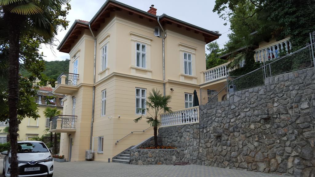 Apartments Villa Atta Опатия Екстериор снимка